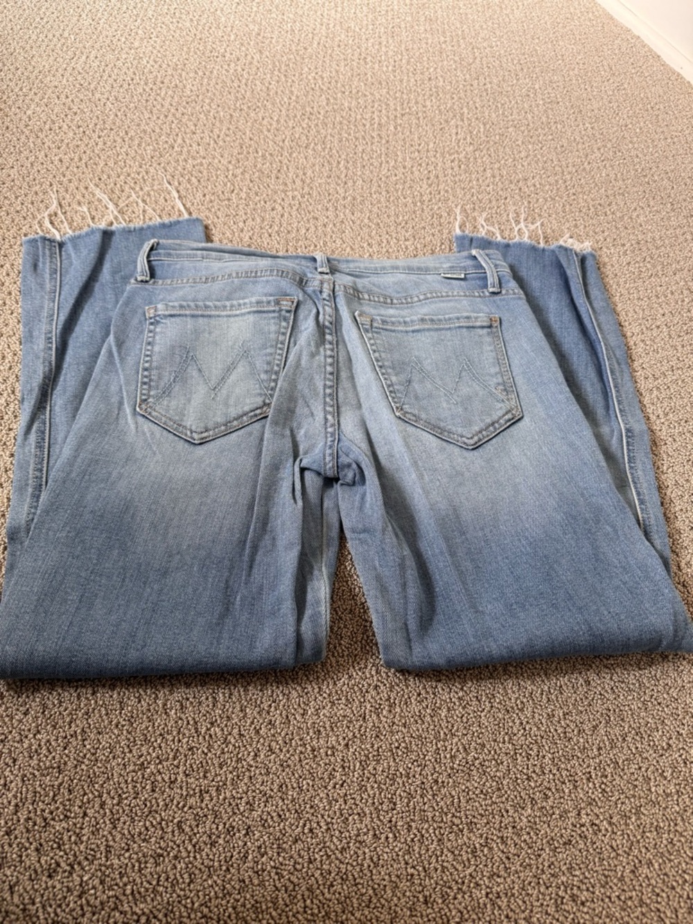 MOTHER Jeans ‘The Rascal Fray’ in ‘Light Kitty’ (faded blue) great condition!